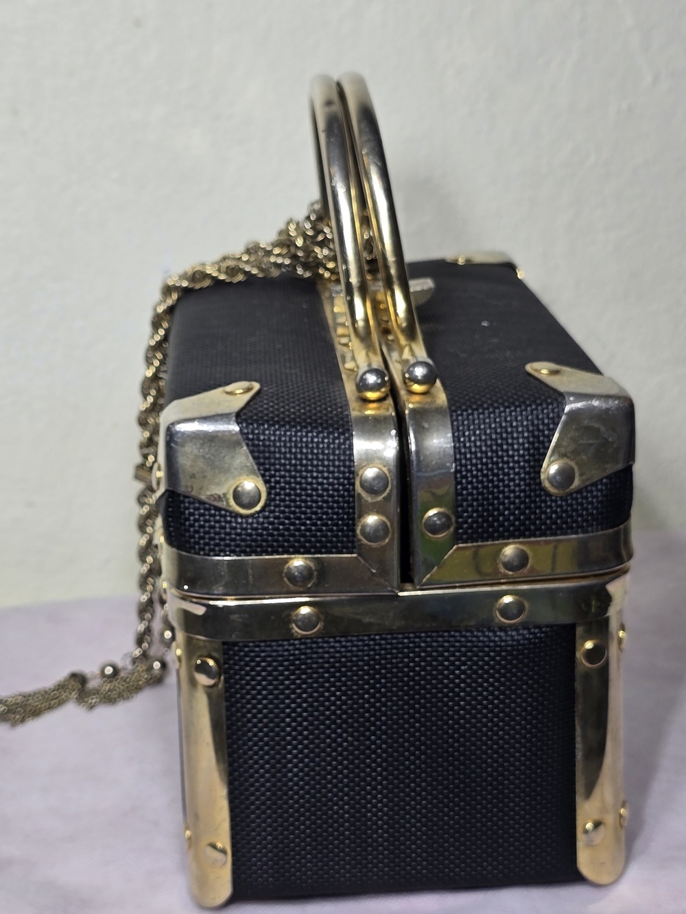 Vintage 1960s Metal Train Vanity Case Box Bag With Metal Tassle Necklace - Picture 7 of 14